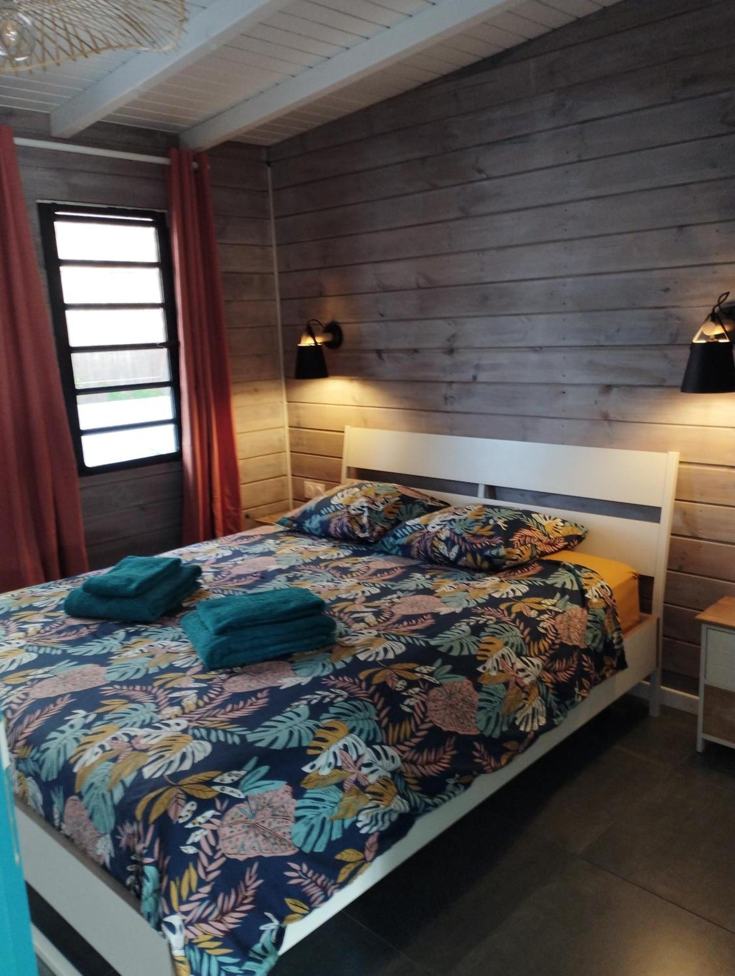 Les Coulirooms - Gite Sainte-Anne  Luaran gambar